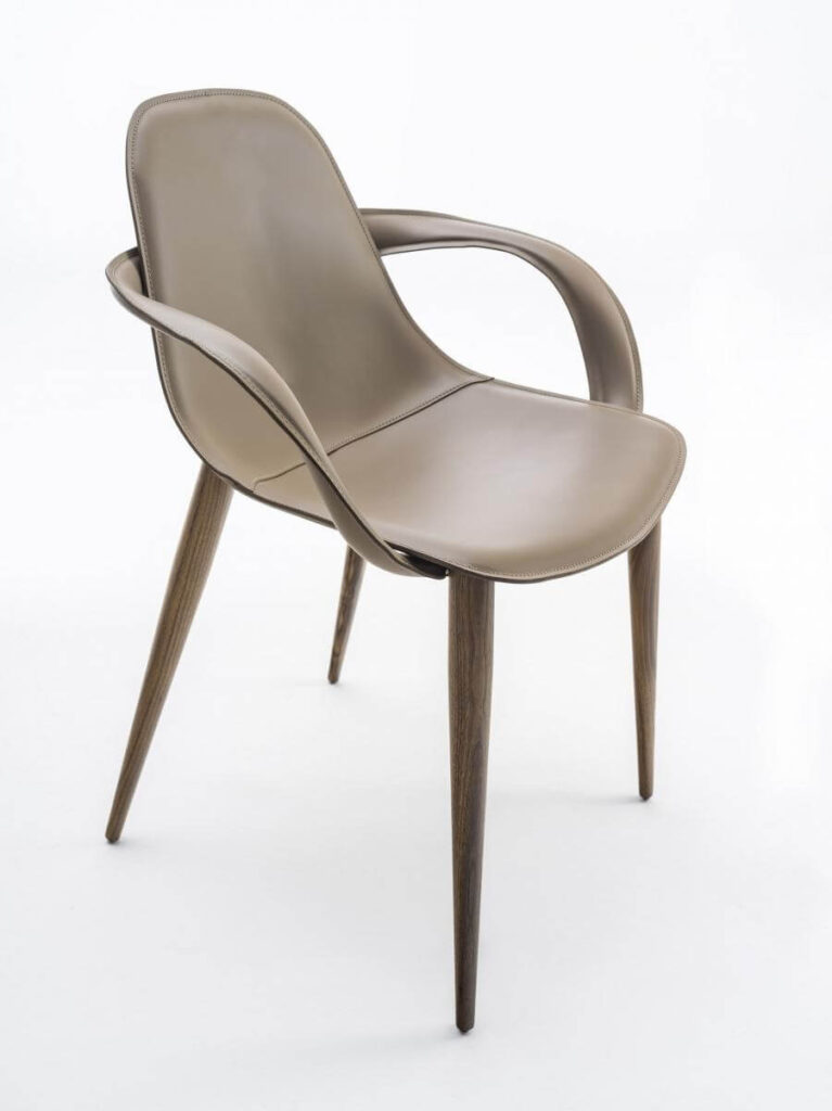 Lomacasa_Pellizzoni_Couture-Armchair_Description